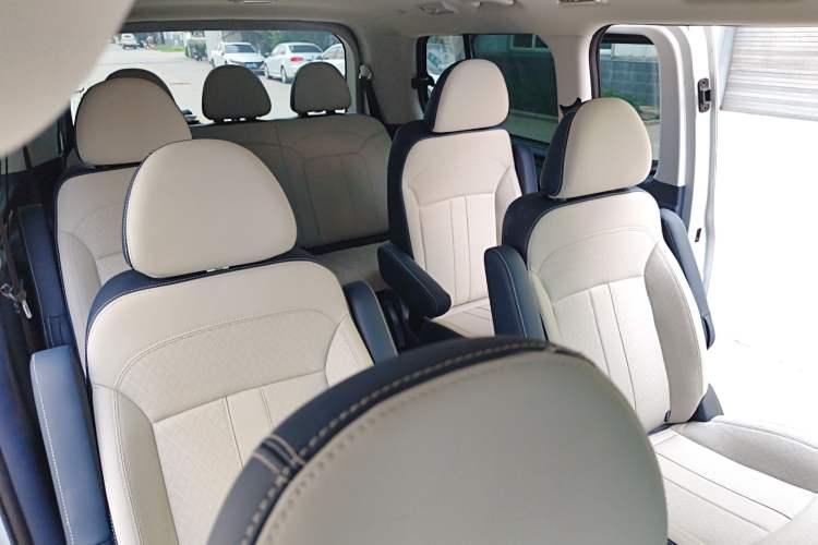 Used FORTHING Lingzhi PLUS 2024 1.5T Manual Luxury 9-Seater Interior 9