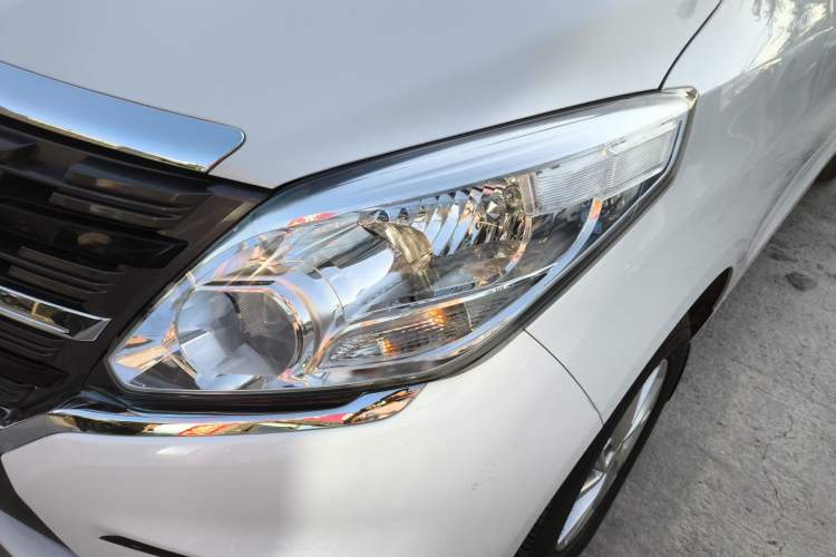 Used FORTHING Lingzhi PLUS 2024 1.5T Manual Luxury 7-Seater Left Front Headlight