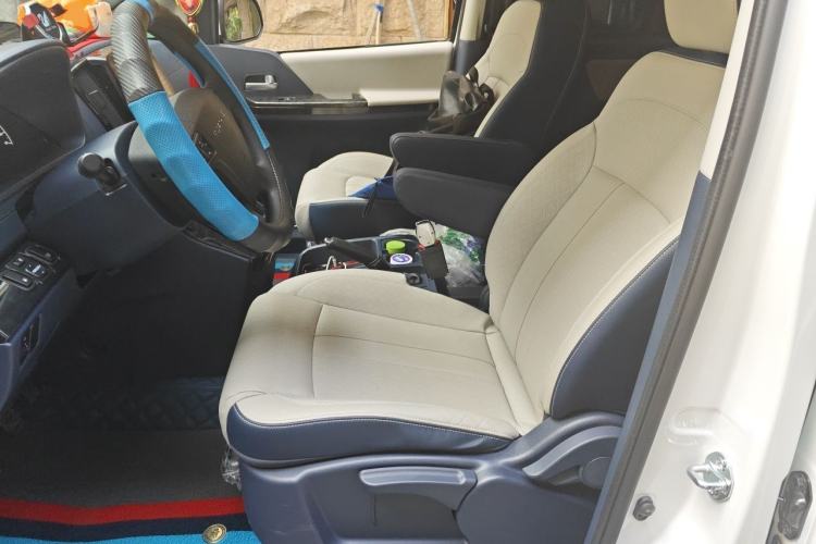 Used FORTHING Lingzhi PLUS 2024 1.5T Manual Luxury 7-Seater Left Front Seat