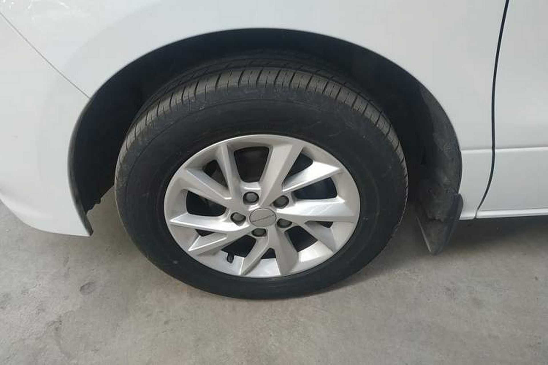Used FORTHING Lingzhi PLUS 2024 1.5T Manual Luxury 7-Seater Left Front Wheel Hub