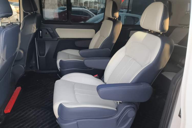 Used FORTHING Lingzhi PLUS 2024 1.5T Manual Luxury 7-Seater Left Rear Seat