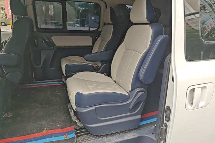 Used FORTHING Lingzhi PLUS 2024 1.5T Manual Luxury 7-Seater Left Rear Seat
