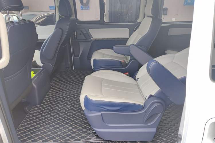 Used FORTHING Lingzhi PLUS 2024 1.5T Manual Luxury 7-Seater Left Rear Seat