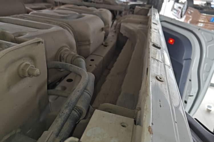 Used FORTHING Lingzhi PLUS 2024 1.5T Manual Luxury 7-Seater Left Side Sill