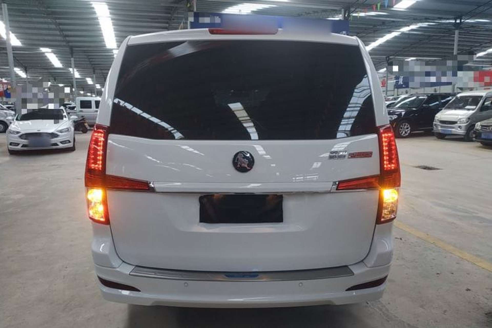 Used FORTHING Lingzhi PLUS 2024 1.5T Manual Luxury 7-Seater Rear