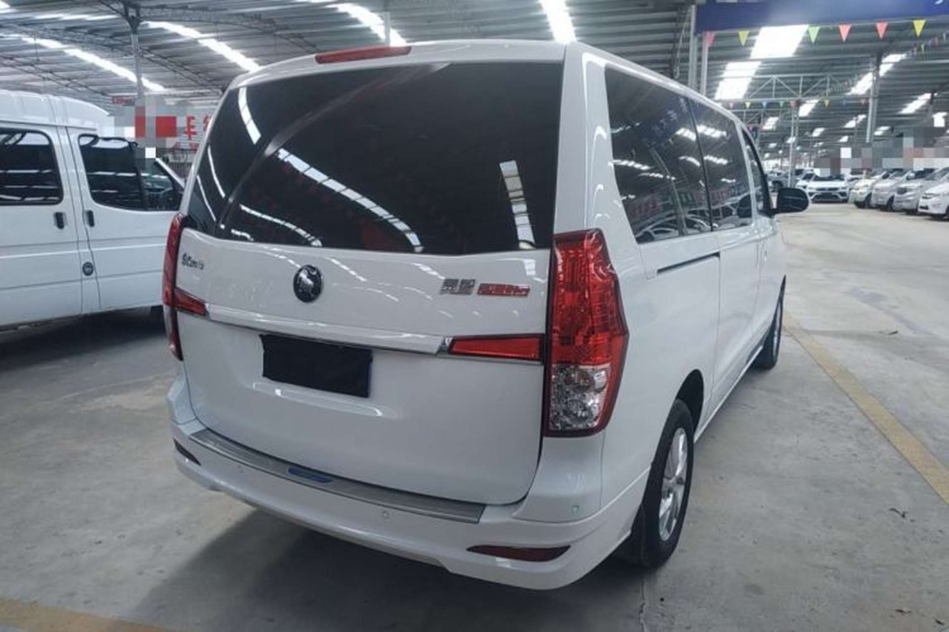 Used FORTHING Lingzhi PLUS 2024 1.5T Manual Luxury 7-Seater Rear Right 45 Deg