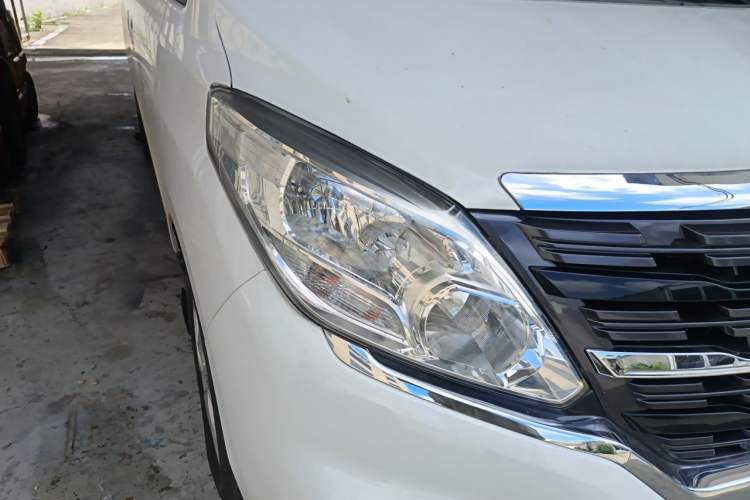 Used FORTHING Lingzhi PLUS 2024 1.5T Manual Luxury 7-Seater Right Front Headlight