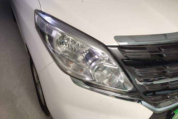 Used FORTHING Lingzhi PLUS 2024 1.5T Manual Luxury 9-Seater Right Front Headlight
