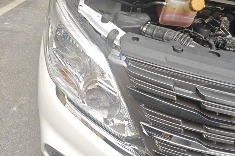 Used FORTHING Lingzhi PLUS 2024 1.5T Manual Luxury 7-Seater Right Front Headlight