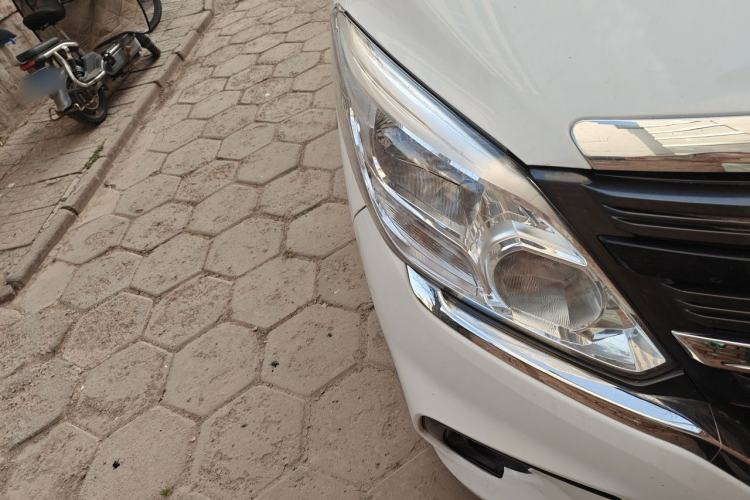 Used FORTHING Lingzhi PLUS 2024 1.5T Manual Luxury 7-Seater Right Front Headlight