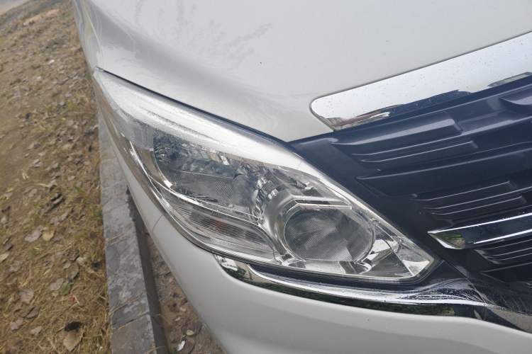 Used FORTHING Lingzhi PLUS 2024 1.5T Manual Luxury 9-Seater Right Front Headlight