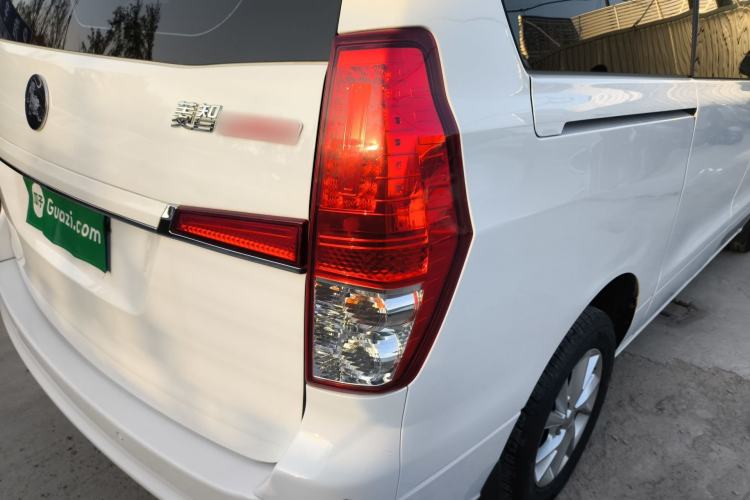 Used FORTHING Lingzhi PLUS 2024 1.5T Manual Luxury 7-Seater Right Rear Taillight