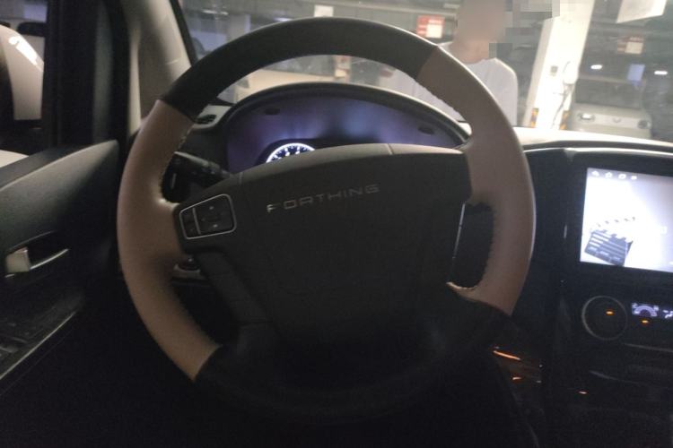 Used FORTHING Lingzhi PLUS 2024 1.5T Manual Luxury 9-Seater Steering Wheel