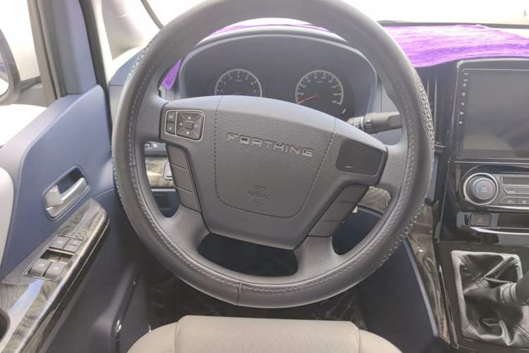Used FORTHING Lingzhi PLUS 2024 1.5T Manual Luxury 7-Seater Steering Wheel
