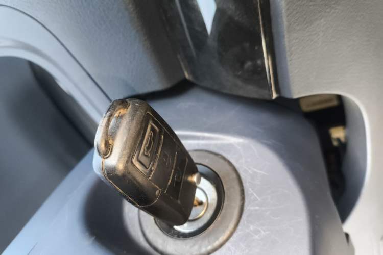 Used FORTHING Lingzhi PLUS 2024 1.5T Manual Luxury 7-Seater Vehicle Key