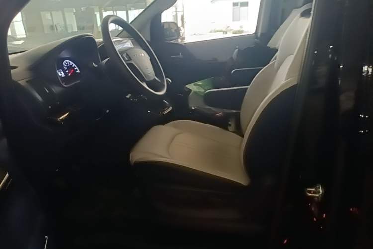 Used FORTHING Lingzhi PLUS 2025 Model 1.5T Manual Luxury Edition 7-seater Left Front Seat