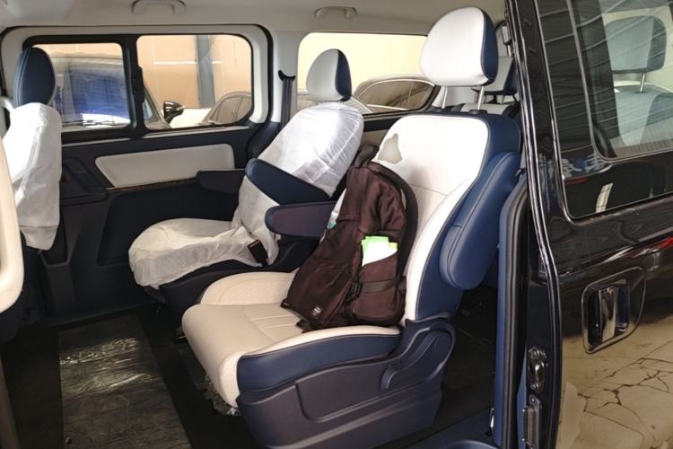 Used FORTHING Lingzhi PLUS 2025 Model 1.5T Manual Luxury Edition 7-seater Left Rear Seat