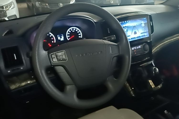Used FORTHING Lingzhi PLUS 2025 Model 1.5T Manual Luxury Edition 7-seater Steering Wheel