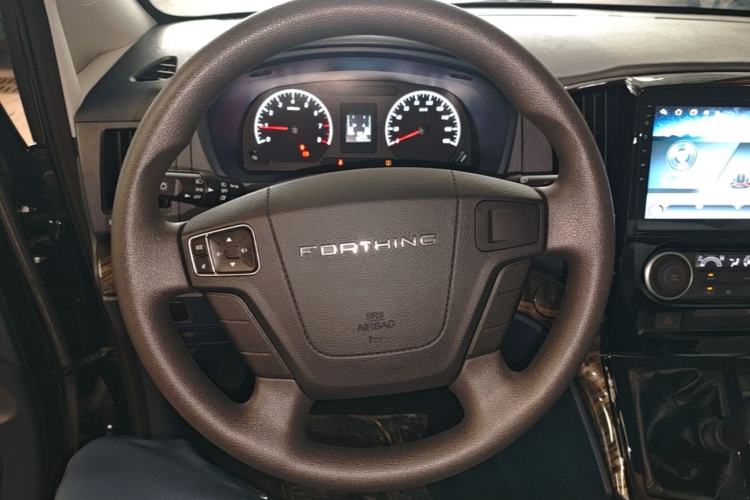 Used FORTHING Lingzhi PLUS 2025 Model 1.5T Manual Luxury Edition 7-seater Steering Wheel