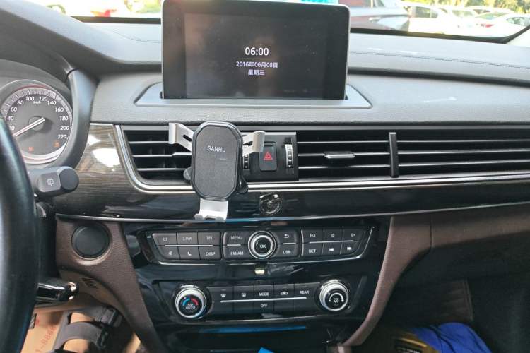 Used FORTHING M6 2019 1.5T Manual Long-Wheelbase Luxury 7-Seater Audio And AC Panel