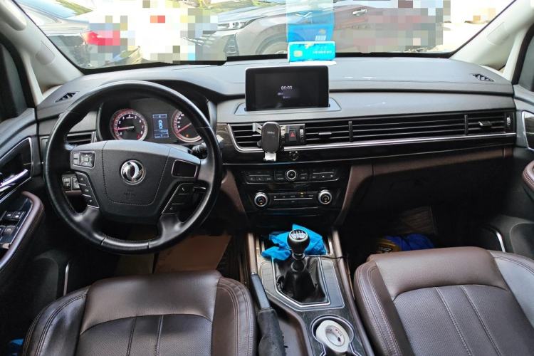 Used FORTHING M6 2019 1.5T Manual Long-Wheelbase Luxury 7-Seater Center Console