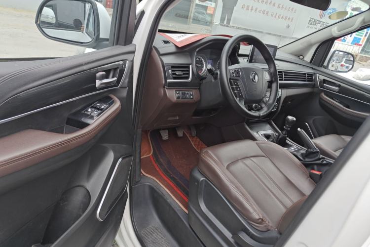 Used FORTHING M6 2019 1.5T Manual Long-Wheelbase Luxury 7-Seater Interior 2