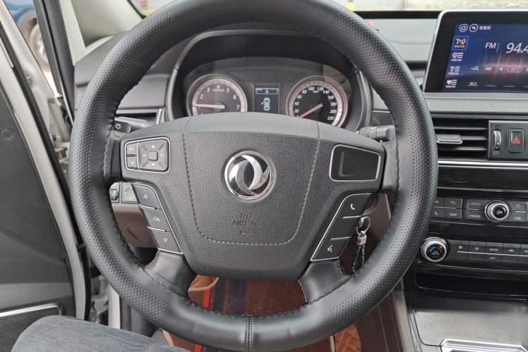 Used FORTHING M6 2019 1.5T Manual Long-Wheelbase Luxury 7-Seater Interior 4
