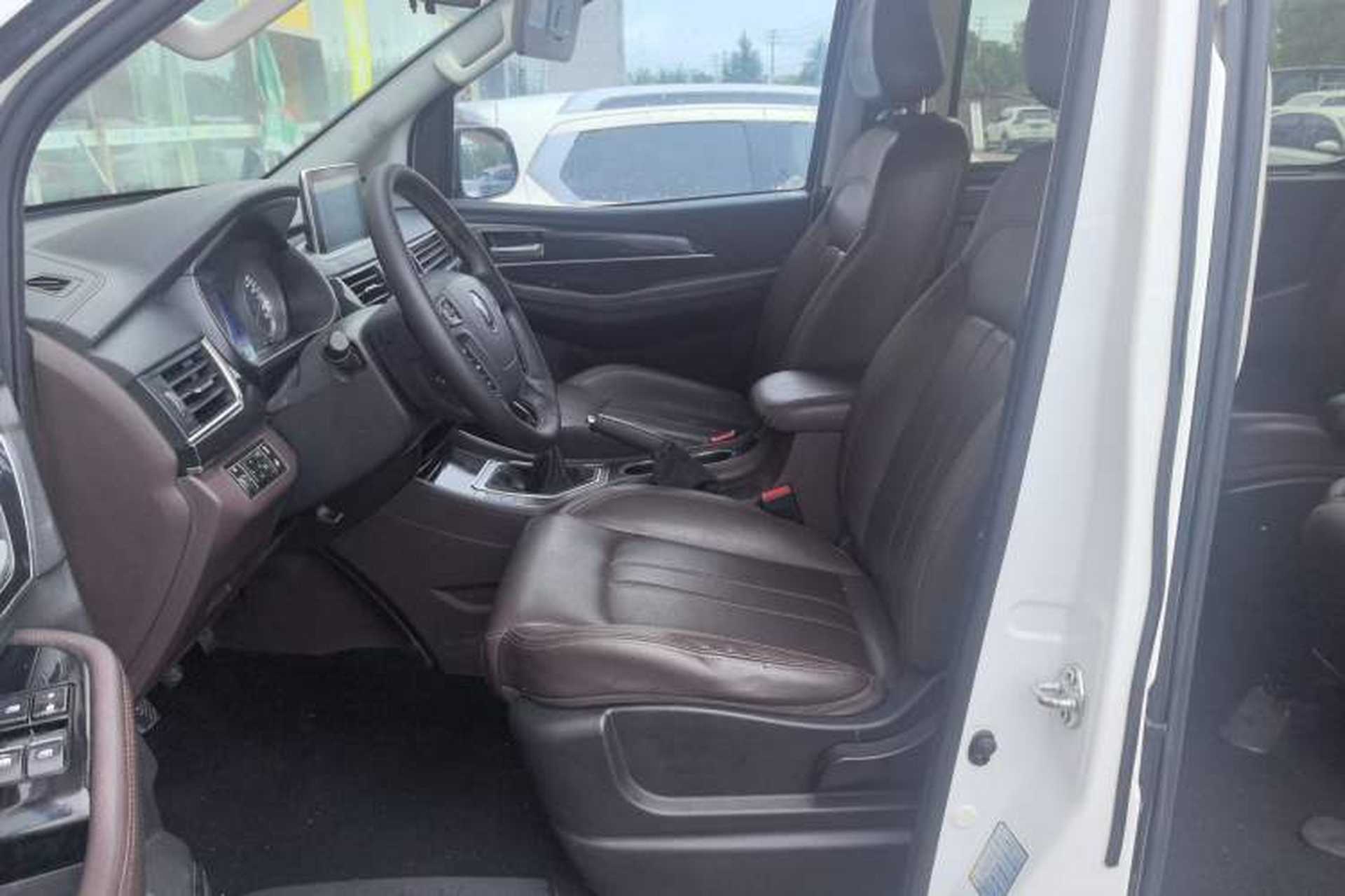 Used FORTHING M6 2019 1.5T Manual Long-Wheelbase Luxury 7-Seater Interior 4
