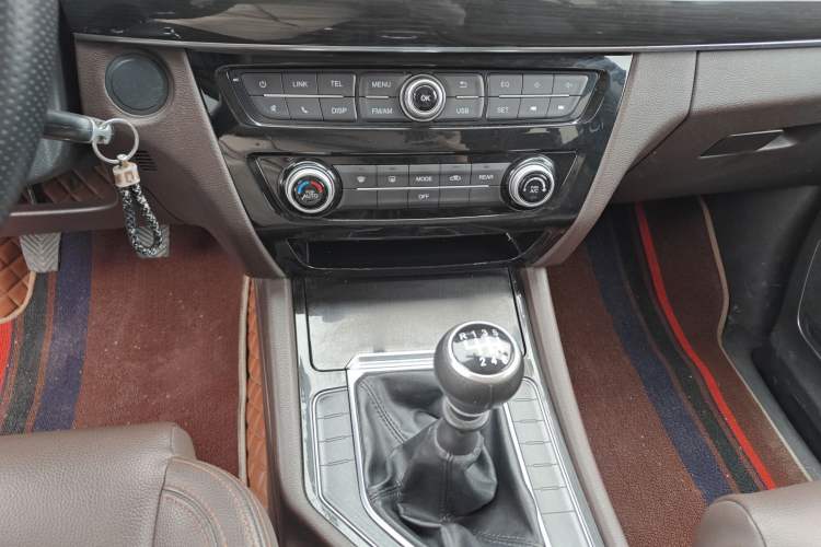 Used FORTHING M6 2019 1.5T Manual Long-Wheelbase Luxury 7-Seater Interior 5
