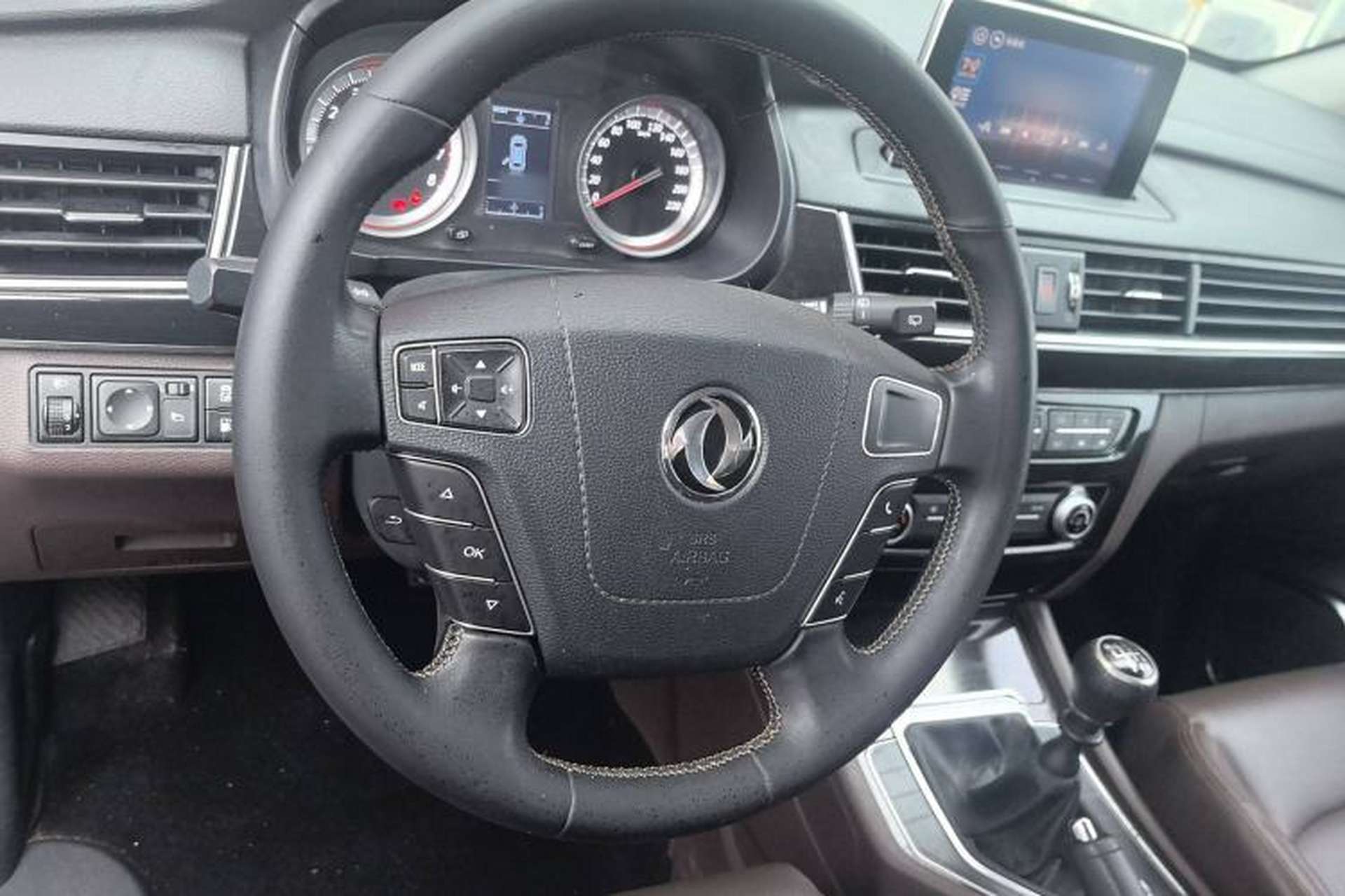 Used FORTHING M6 2019 1.5T Manual Long-Wheelbase Luxury 7-Seater Interior 5