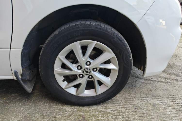 Used FORTHING M6 2019 1.5T Manual Long-Wheelbase Luxury 7-Seater Right Front Wheel Hub