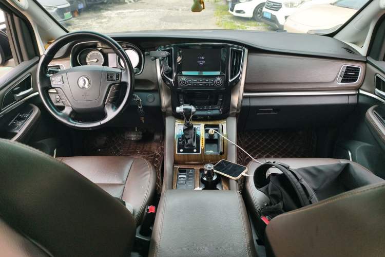 Used FORTHING M7 2019 2.0T Automatic Luxury Edition Center Console