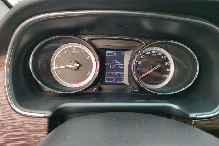 Used FORTHING M7 2019 2.0T Automatic Luxury Edition Odometer Close Up