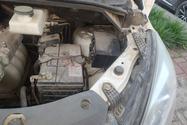 Used FORTHING M7 2019 2.0T Automatic Prestige Edition Engine Bay Left