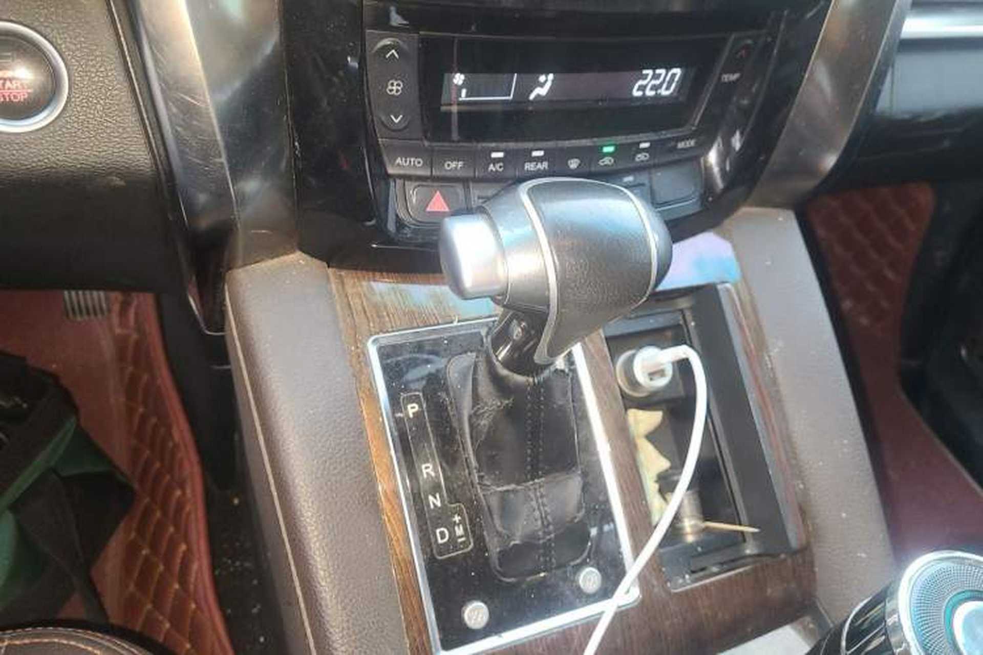 Used FORTHING M7 2019 2.0T Automatic Prestige Edition Gear Lever