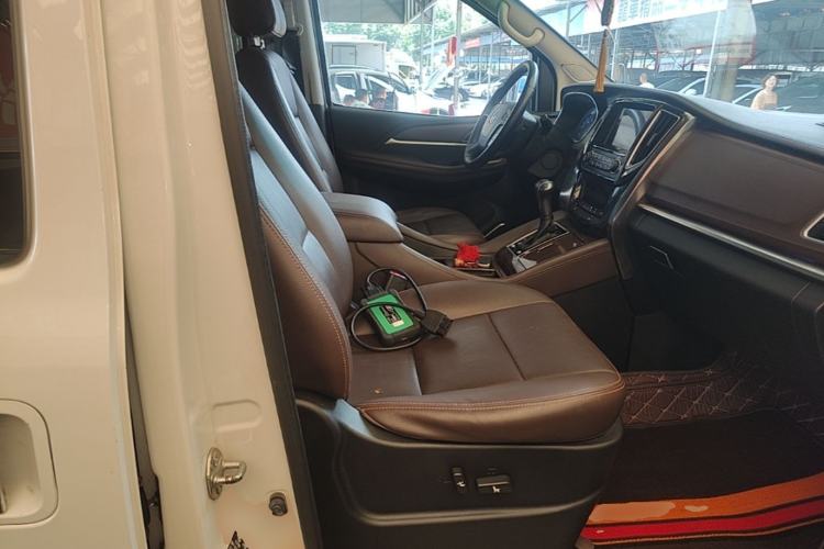 Used FORTHING M7 2019 2.0T Automatic Prestige Edition Right Front Seat