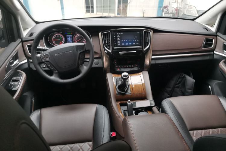 Used FORTHING M7 2021 1.8T Manual Luxury Model Center Console
