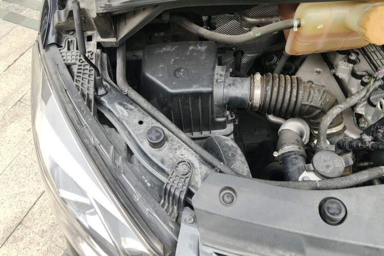 Used FORTHING M7 2021 1.8T Manual Luxury Model Engine Bay Right