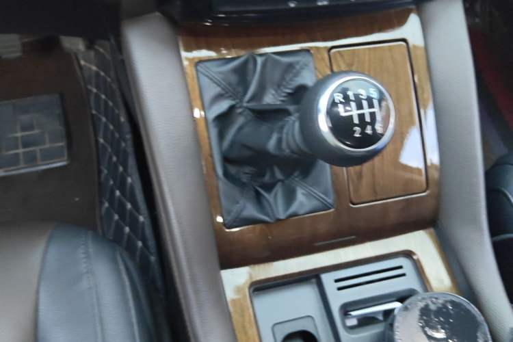 Used FORTHING M7 2021 1.8T Manual Luxury Model Gear Lever