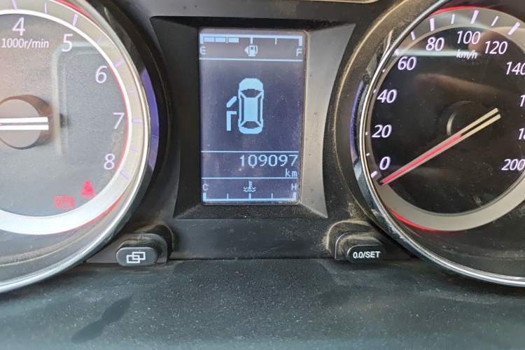 Used FORTHING M7 2021 1.8T Manual Luxury Model Odometer Close Up