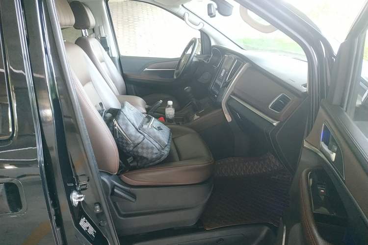 Used FORTHING M7 2021 1.8T Manual Luxury Model Right Front Seat