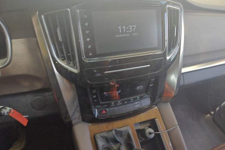 Used FORTHING M7 2021 1.8T Manual Luxury Model Audio And AC Panel
