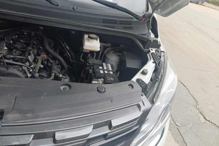 Used FORTHING M7 2021 1.8T Manual Luxury Model Engine Bay Left