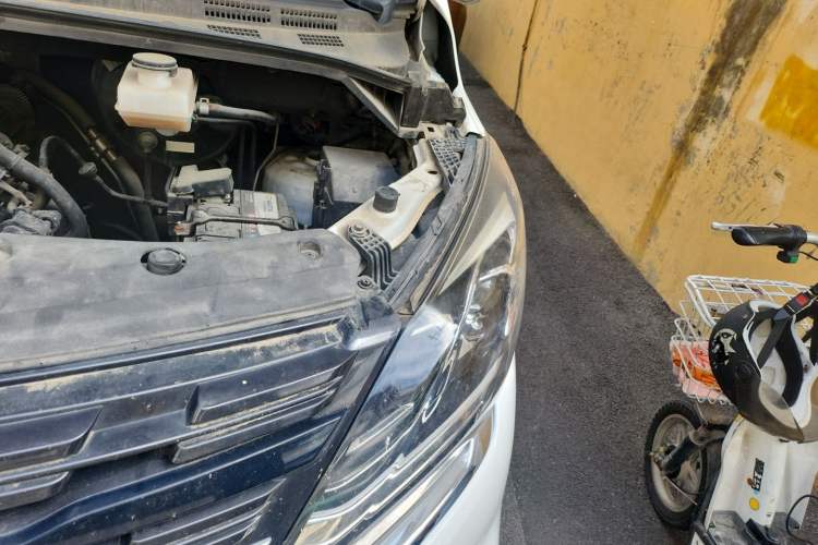 Used FORTHING M7 2021 1.8T Manual Luxury Model Engine Bay Left