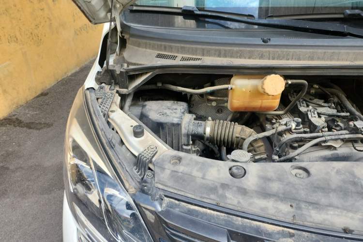 Used FORTHING M7 2021 1.8T Manual Luxury Model Engine Bay Right