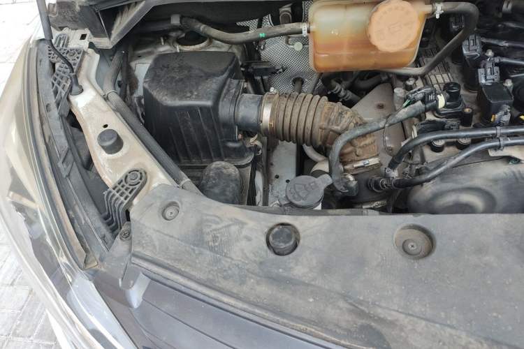 Used FORTHING M7 2021 1.8T Manual Luxury Model Engine Bay Right