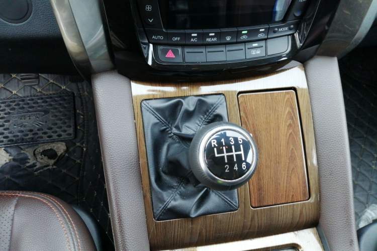 Used FORTHING M7 2021 1.8T Manual Luxury Model Gear Lever