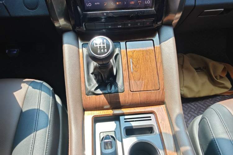 Used FORTHING M7 2021 1.8T Manual Luxury Model Gear Lever