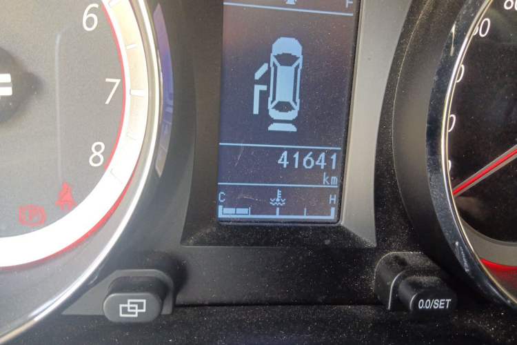 Used FORTHING M7 2021 1.8T Manual Luxury Model Odometer Close Up