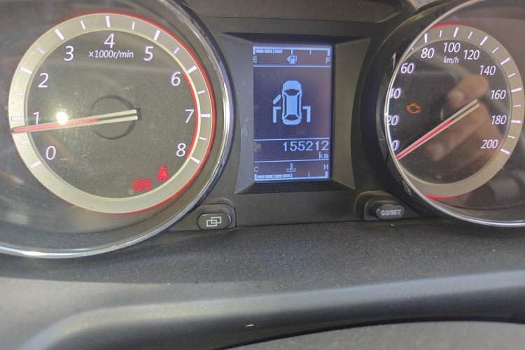 Used FORTHING M7 2021 1.8T Manual Luxury Model Odometer Close Up